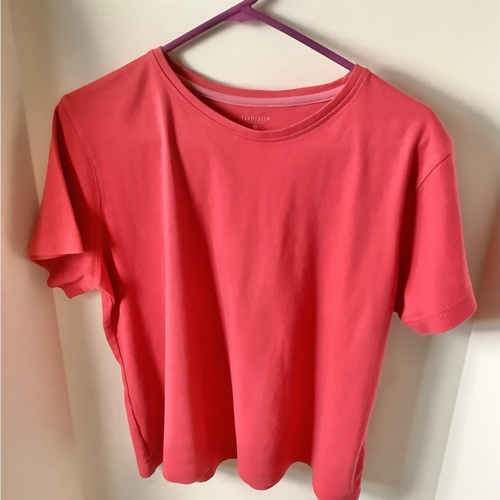 Van Heusen  Women’s. Top.  Size XL